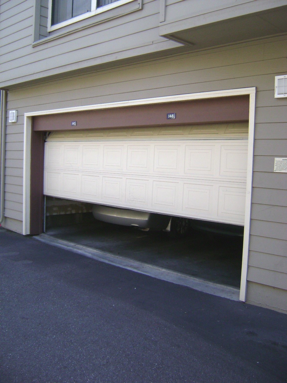 Tips to Replace Garage Doors